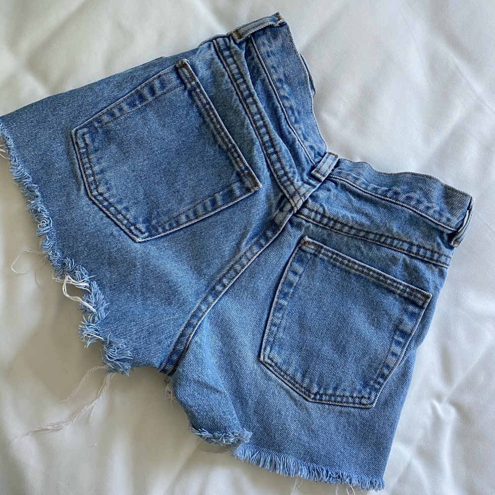 Jean shorts:) 24” waist